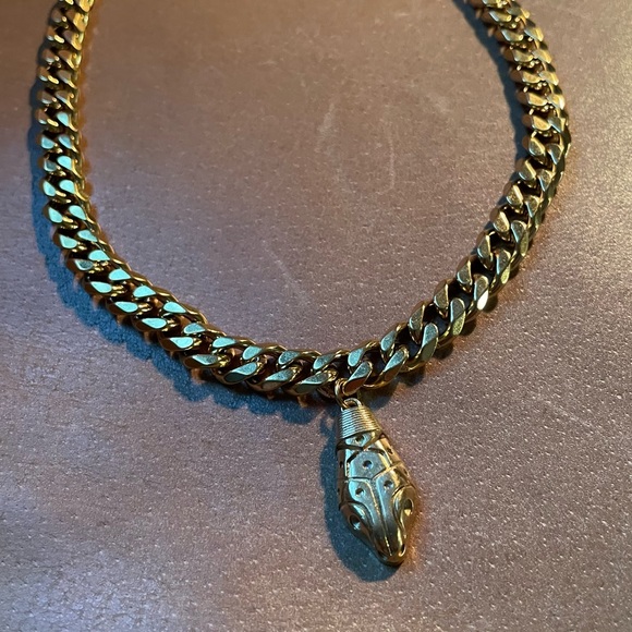 Snake 🐍 pendant charm on gold plated curb chain animal layer stack boho indie - Picture 3 of 7